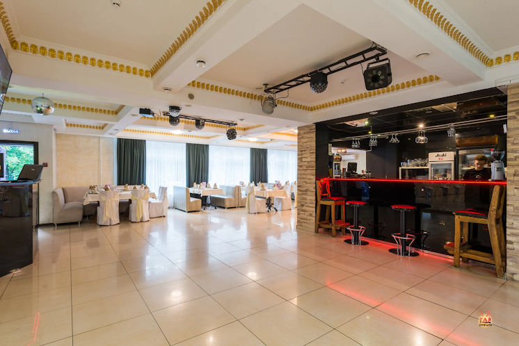 Основной зал в «Уют» фотография №14