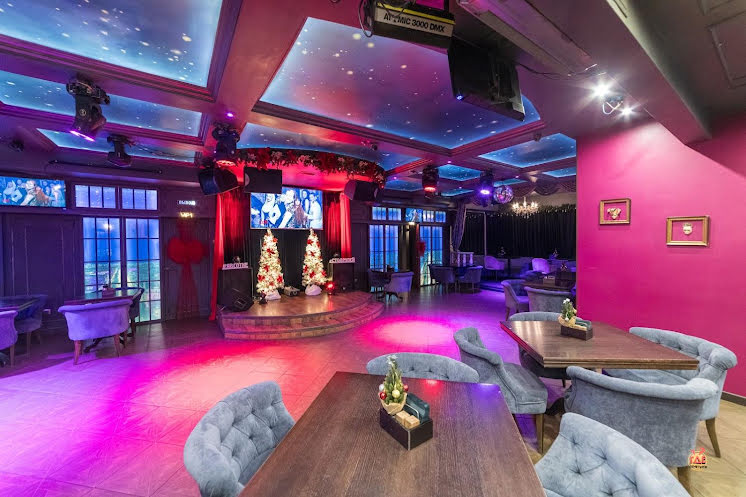 Основной зал в «Сто Друзей» фотография №2