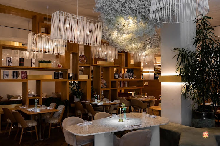 Основной зал в «BONA CAPONA на Комендантском» фотография №6