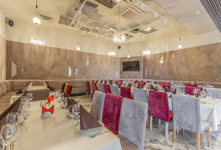 VIP-Hall  в Верхний зал 