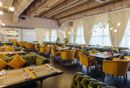 Основной зал в Малый зал караоке 