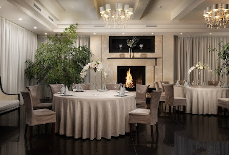 Каминный зал в Малый зал