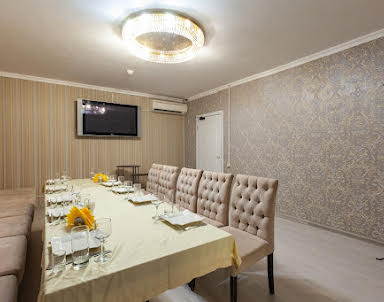  ресторан Страдивари на Анохина