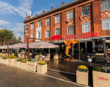  ресторан Сабли-Зубы