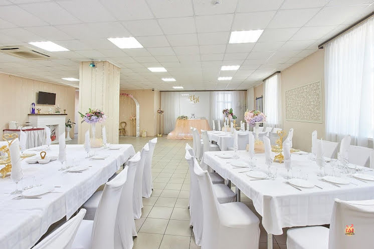 Основной зал в «Уютный» фотография №9