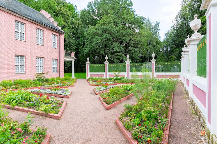 Шатёр за Голландским Домиком в «Усадьба Кусково» фотография №15