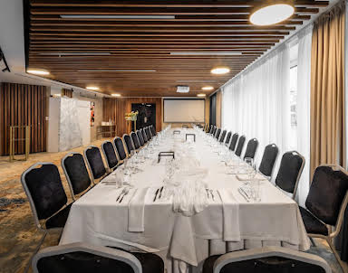  ресторан DoubleTree by Hilton Novosibirsk