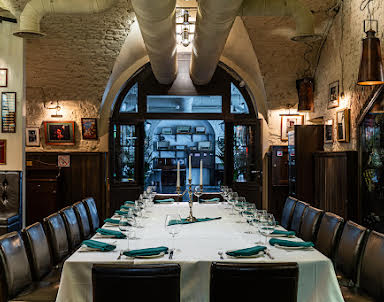  ресторан Stroganoff Steak House