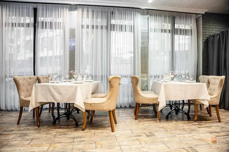 Основной зал в «Belle Famille» фотография №4