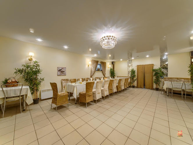 Основной зал в «СВ-кафе на Гагарина» фотография №4