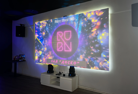 Зал "Диско" в Зал "Марвел"