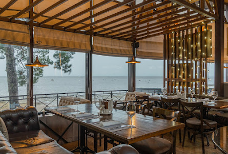 Основной зал в VIP-зал 