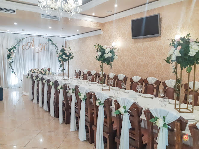 Малый зал в «Люкс» фотография №9