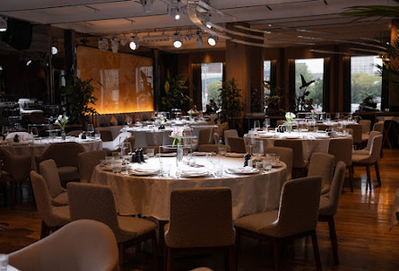 Основной зал в Малый VIP-зал 