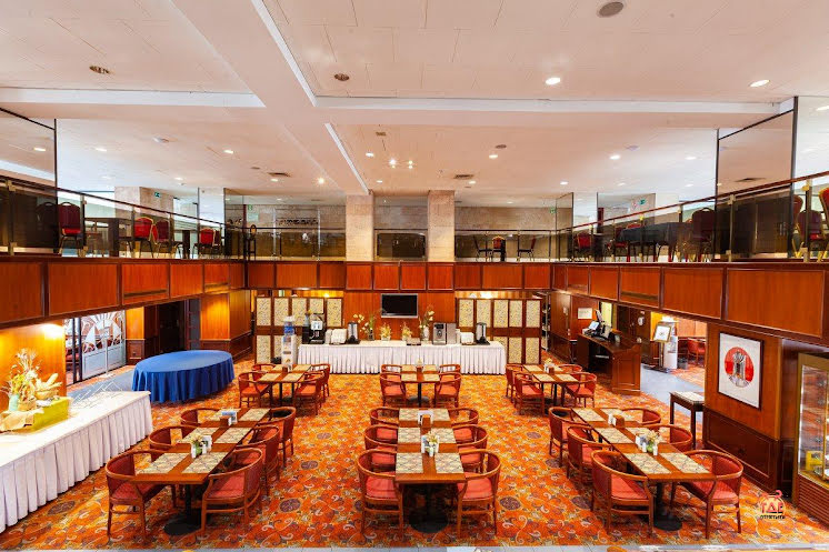 Ресторан «Брассери Эрте» в «Азимут Отель Аэростар» фотография №17