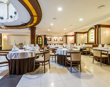  ресторан ЛЕОН на Металлургов