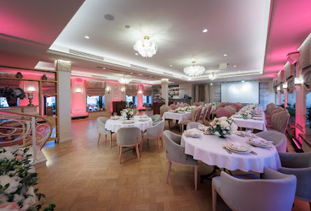 Зал ресторана в Зал кафе