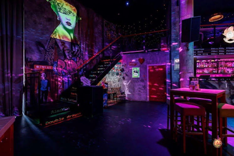 Зал на втором этаже в «Руки ВВерх! Бар Мытищи» фотография №10