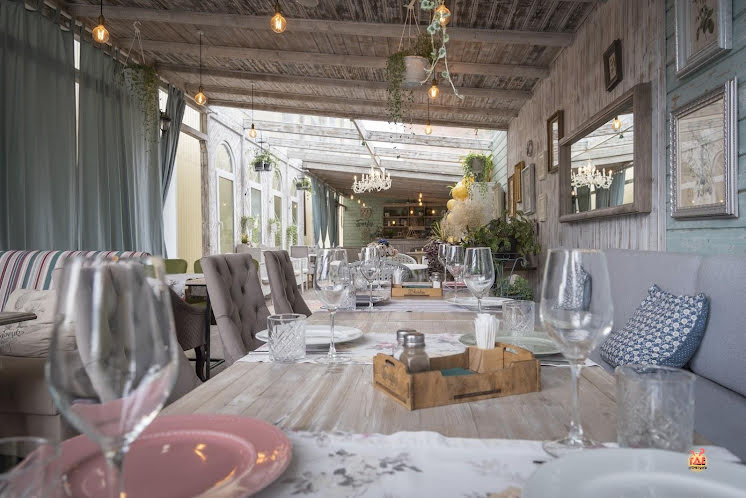 Летняя веранда в «Вкусный дом Sharden» фотография №2