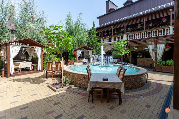 Летняя терраса в «Ресторанный комплекс «Старый Колодец»» фотография №6