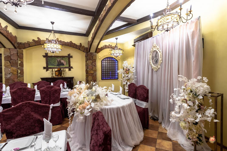 Основной зал в «Медведь» фотография №4