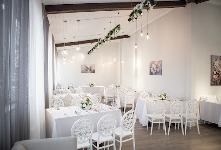 Малый зал  в Малый зал 