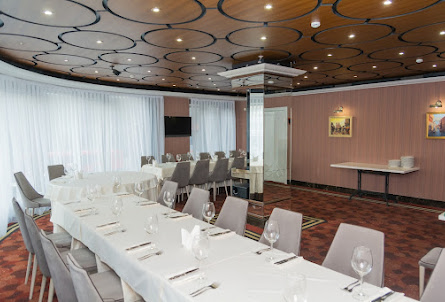 Основной зал в Малый зал