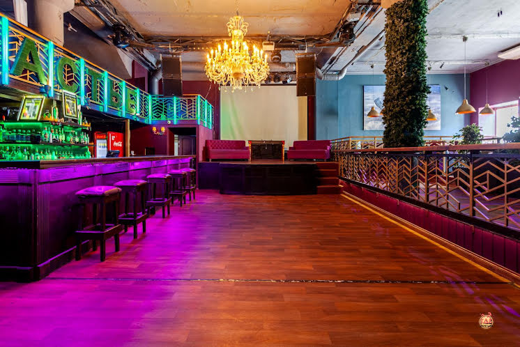 Основной зал в «Счастье» фотография №3