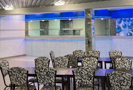 Сапфировый зал в Зал с камином