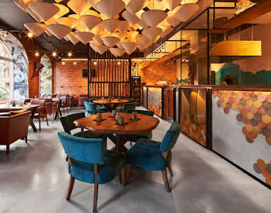 День рождения в Mr. India