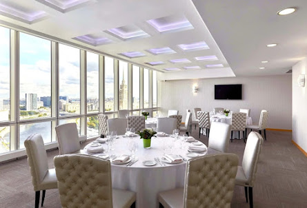 Зал  PREMIER + QUEEN'S в Зал Private Lounge