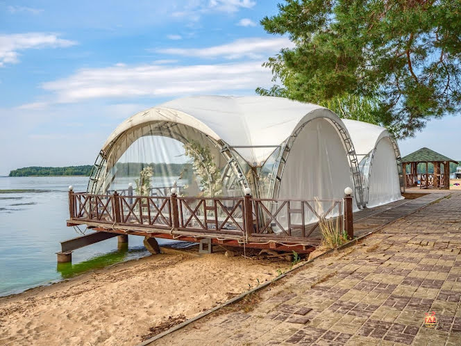 Шатер на воде в «Акватория» фотография №1