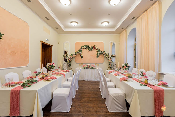 Зал "Второй этаж" в «Особняк в парке Сосновка» фотография №3