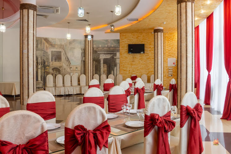 Зал «Бордовый» в «У Озера ​на Героев Космоса» фотография №11