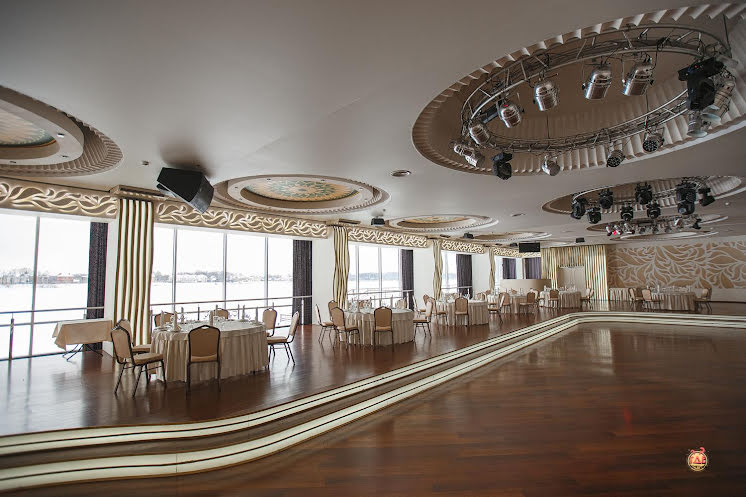 Большой банкетный зал в «Волга & Ванильное небо» фотография №15